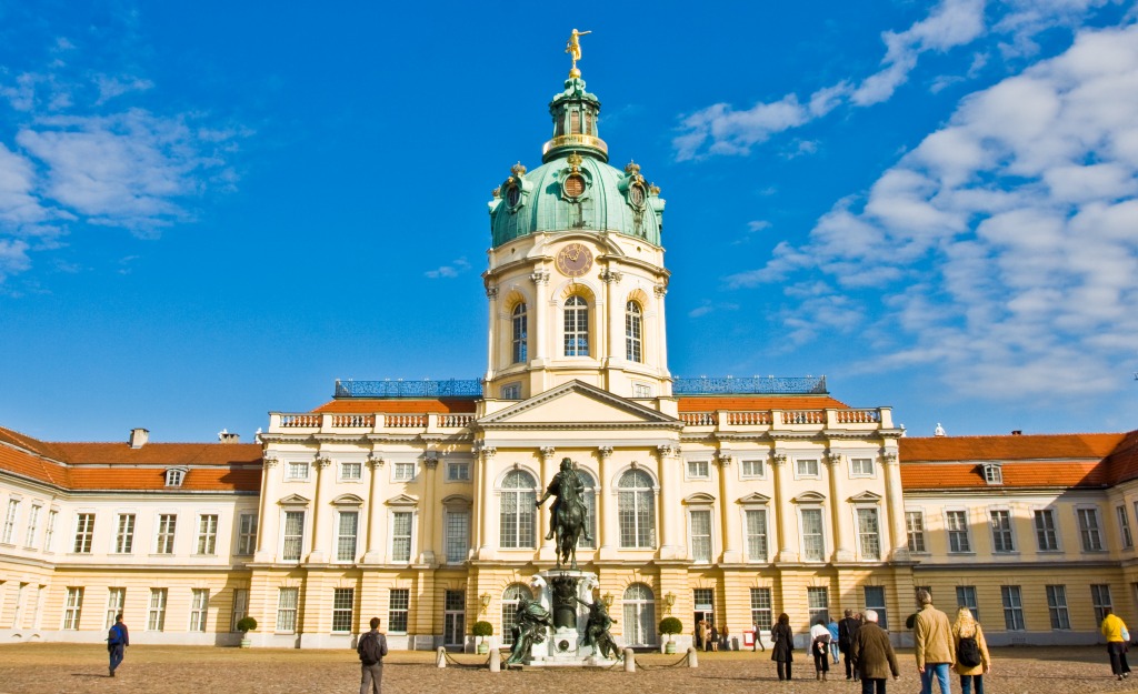 Schloss Charlottenburg Palace jigsaw puzzle in Castles puzzles on TheJigsawPuzzles.com